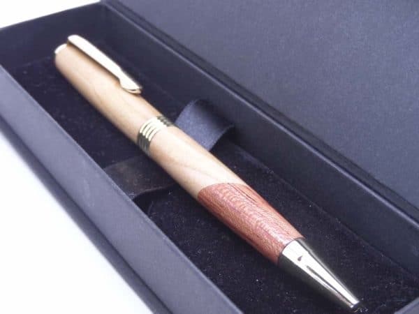 Segmented pen with gift box
