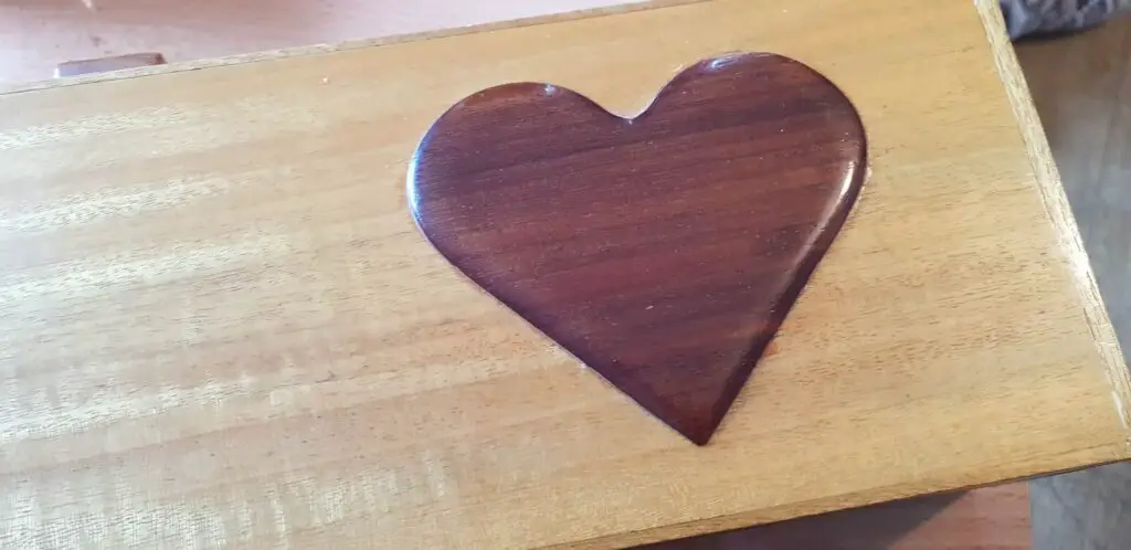 wooden heart inlay in jewelry box lid