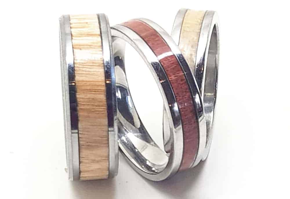 Stainless steel and wood rings for wooden valentin gift
