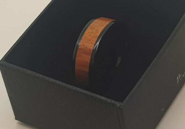 xylia black ceramic ring with box